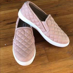 Steve Madden Sneakers 6W (new)